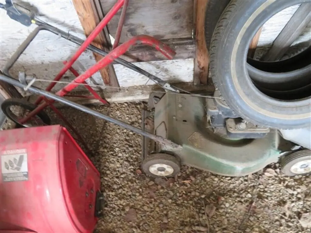 24" Mastercraft Snowblower, 5 hp.