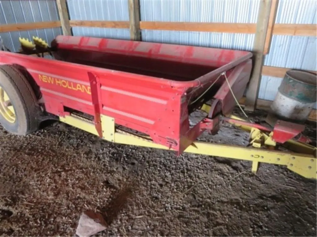 NH 519 Manure Spreader (Circa 1978) S/N 434686