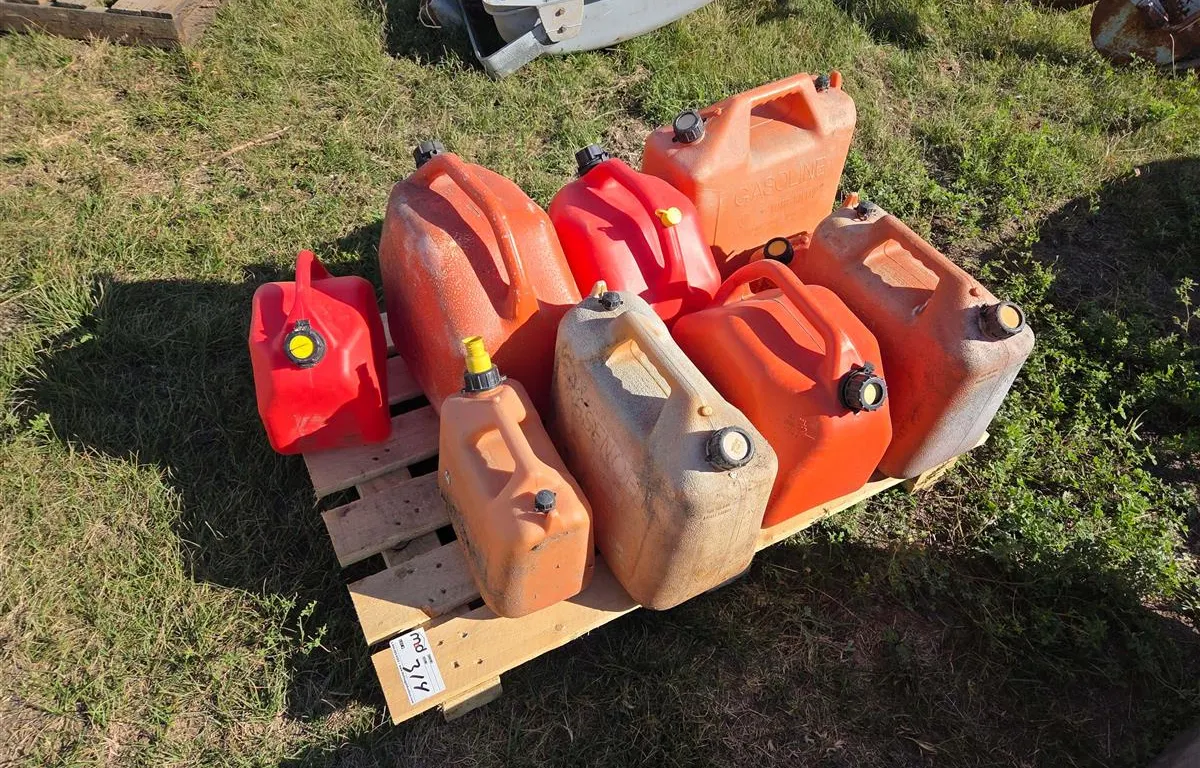 Assorted Portable Fuel Cans
UNRESERVED