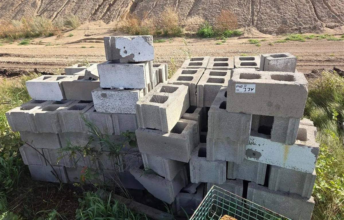 Assorted Concrete Masonry Blocks
UNRESERVED