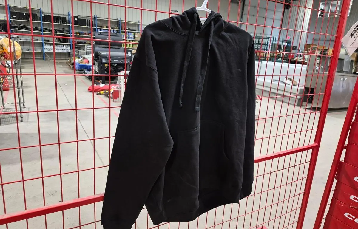 Box of Assorted Sizes Men's Black Pull-Over Hoodies (24pcs)
UNRESERVED