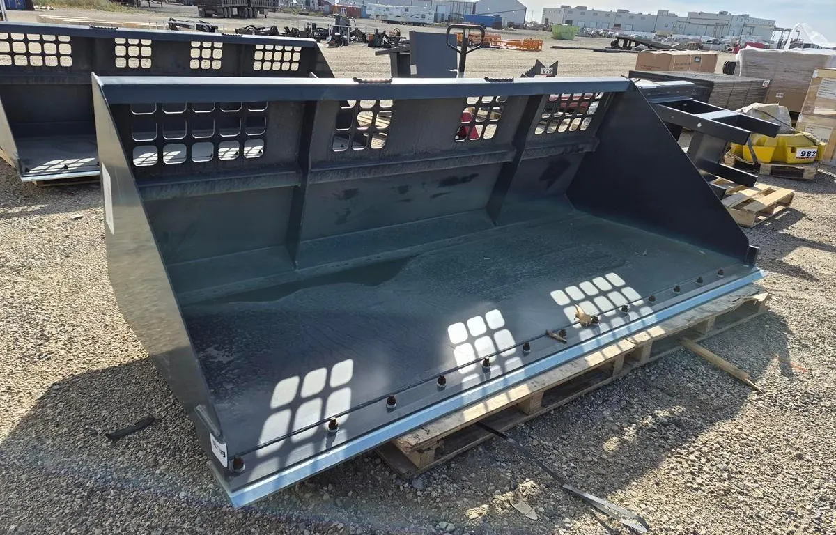 Approx. 111" Skid Steer Bucket
UNRESERVED