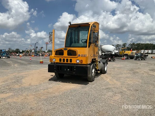 2020 Autocar 4x2 Spotter Truck