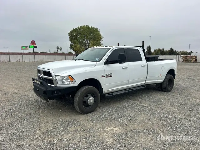 2015 Ram 3500 4x4 Crew Cab Pickup