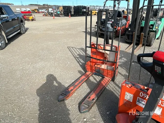 Toyota 7HBW23 4500 lb Electric Pallet Jack