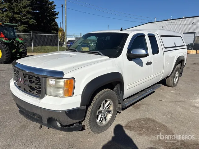 2007 GMC Sierra 1500 4x4 Extended Cab Pickup