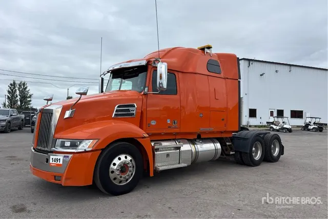 2018 Western Star 5700 6x4 T/A Sleeper Truck Tractor