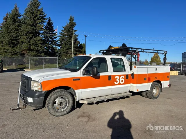 2006 Ford F-350 XL 4x2 Crew Cab Service Truck