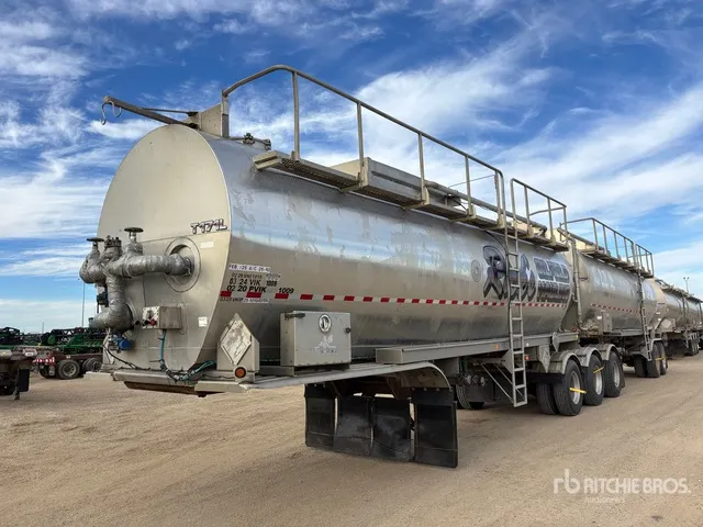2013 Tremcar 32000 L Super B-Train Lead Tanker Trailer