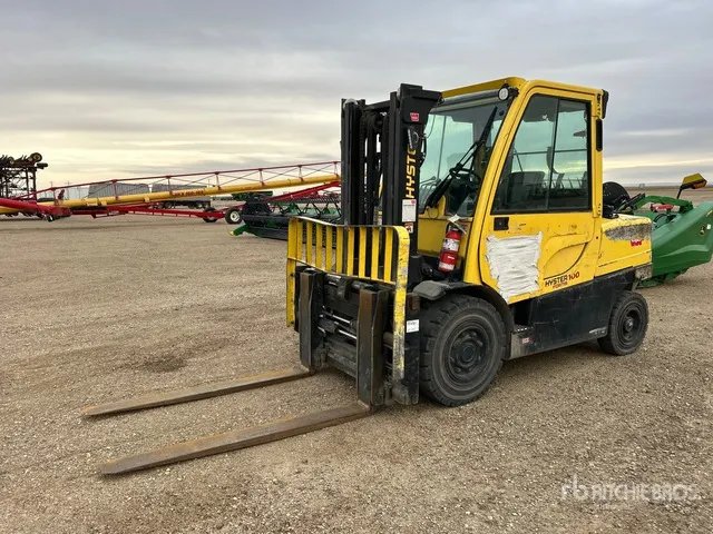 2020 Hyster H100FT 9350 lb Cushion Tire Forklift