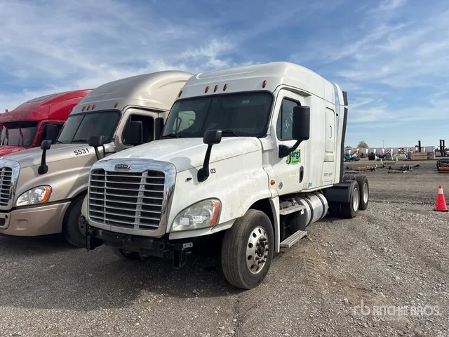 2016 Freightliner Cascadia 125 T/A Sleeper Truck Tractor (Inoperable)
