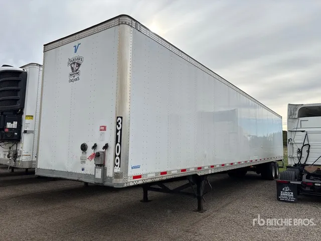 2017 Vanguard MaxCube 53 ft x 102 in T/A Van Trailer
