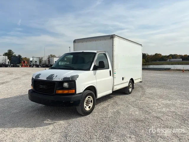 2011 GMC G3503 4x2 Van Truck