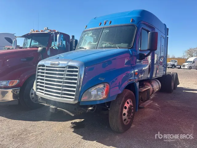 2017 Freightliner Cascadia 125 6x4 T/A Sleeper Truck Tractor (Inoperable)