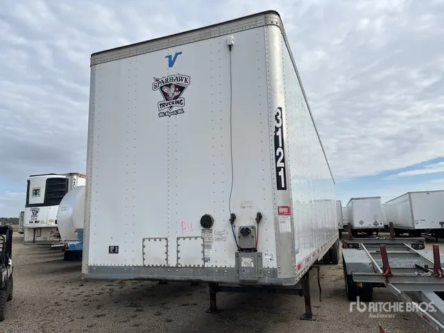 2017 Vanguard MaxCube 53 ft x 102 in T/A Van Trailer