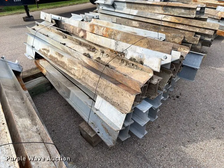 (25) guard rail posts