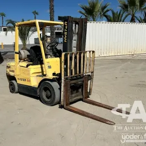 HYSTER 60 FORKLIFT, 6,000#, 78" mast, 3-stage, sideshift, lpg, canopy, solid tires. s/n:D177B06254P 