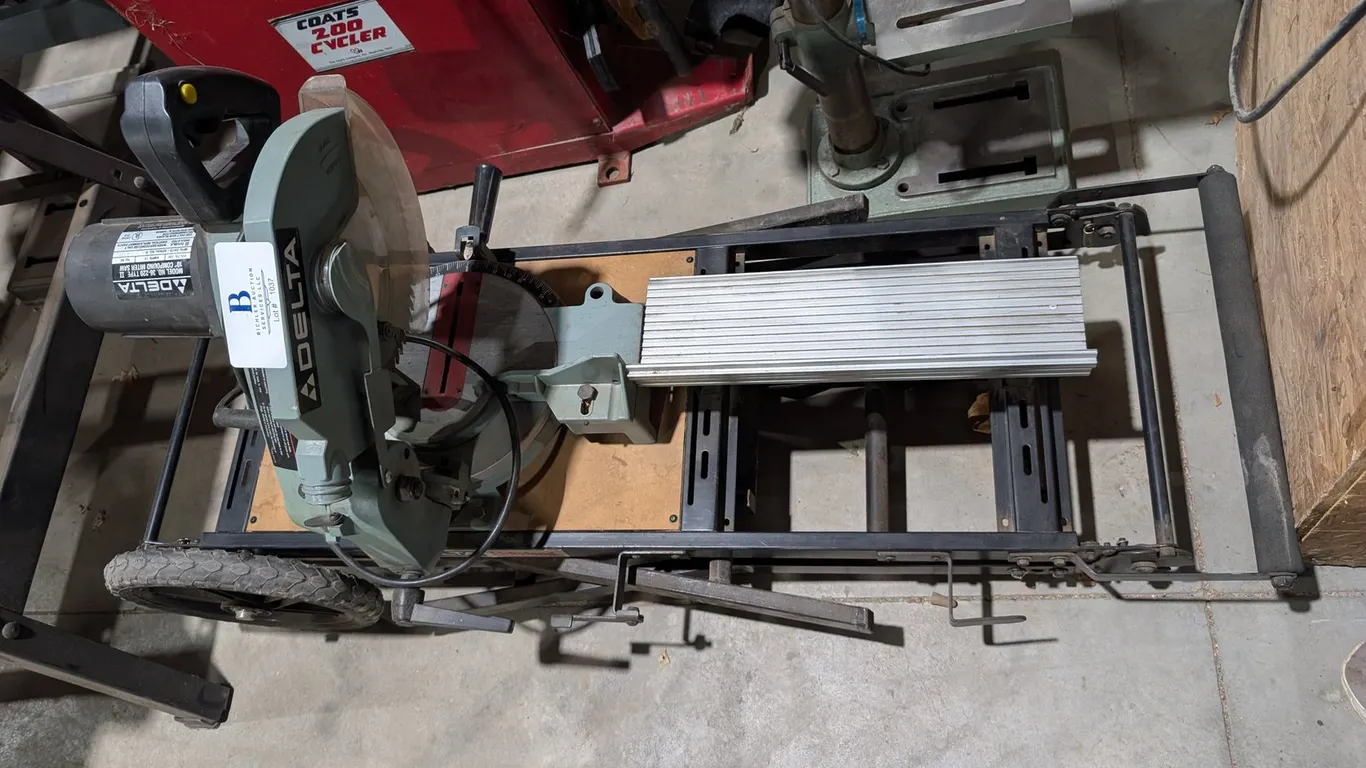 Delta 10" Compound Miter Saw