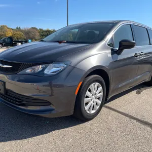 2020 Chrysler Voyager Mini Van (Has WI Title)