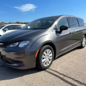 2021 Chrysler Voyager Mini Van (Has WI Title)