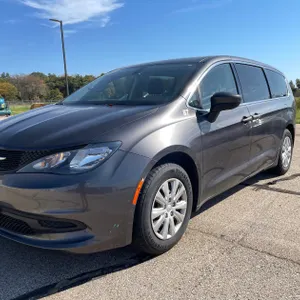2021 Chrysler Voyager Mini Van (Has WI Title)