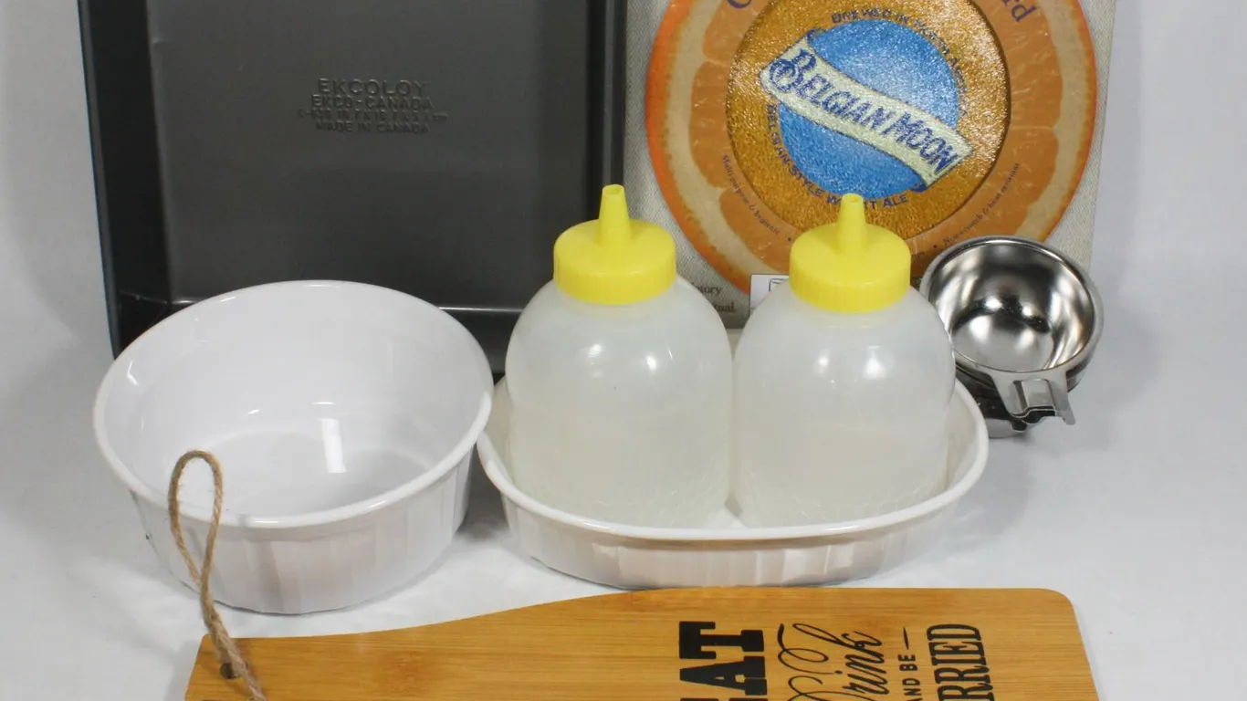 BOX OF KITCHEN/ COOKING ITEMS INCLUDING