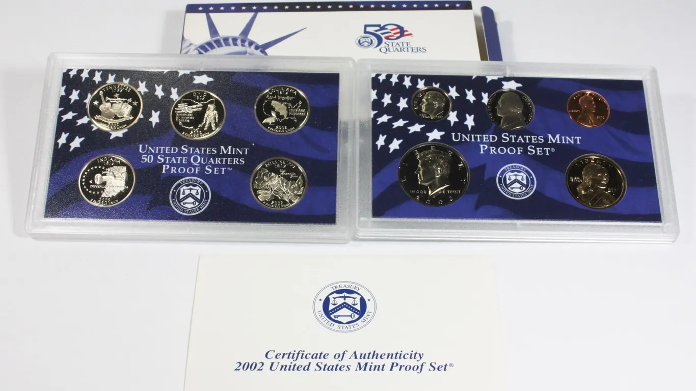 UNITED STATES MINT 2002 PROOF SET WITH NICKLE, DIM