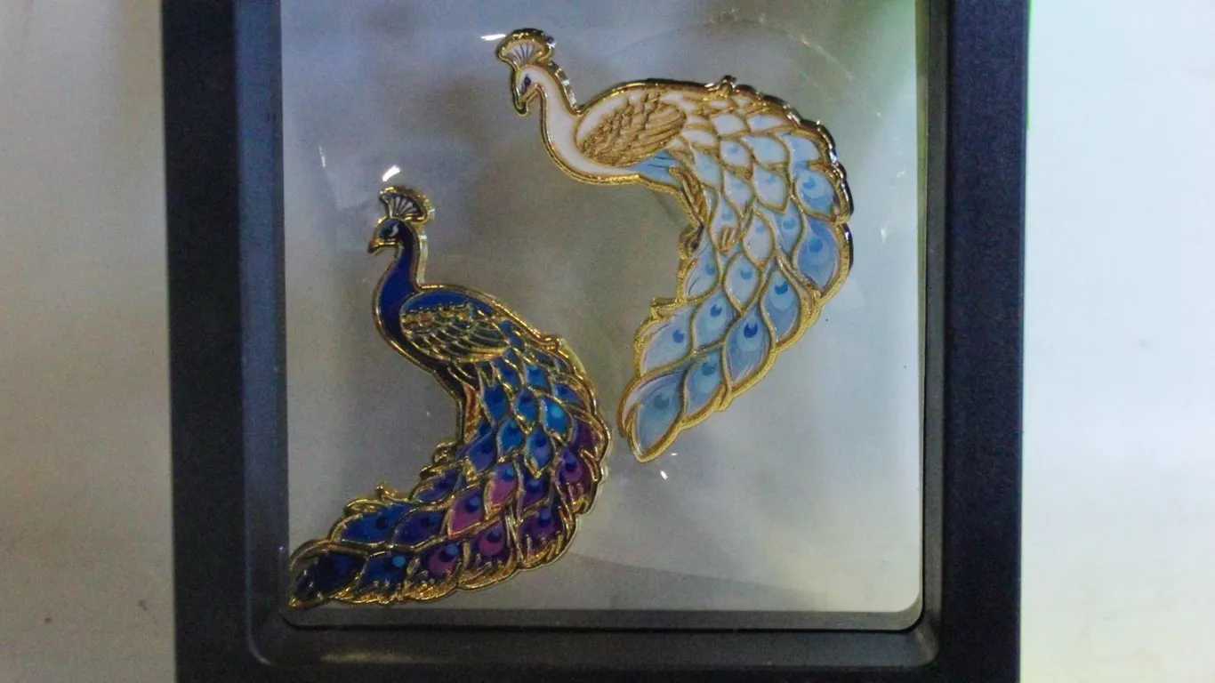 NEW 2PC PEACOCK PINS WITH ENAMEL FILLED