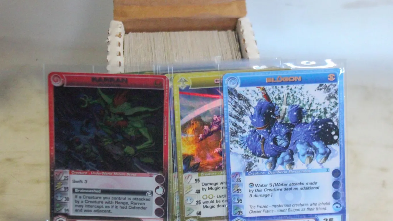 VINTAGE CHAOTIC TCG LOT 100+ CARDS IN