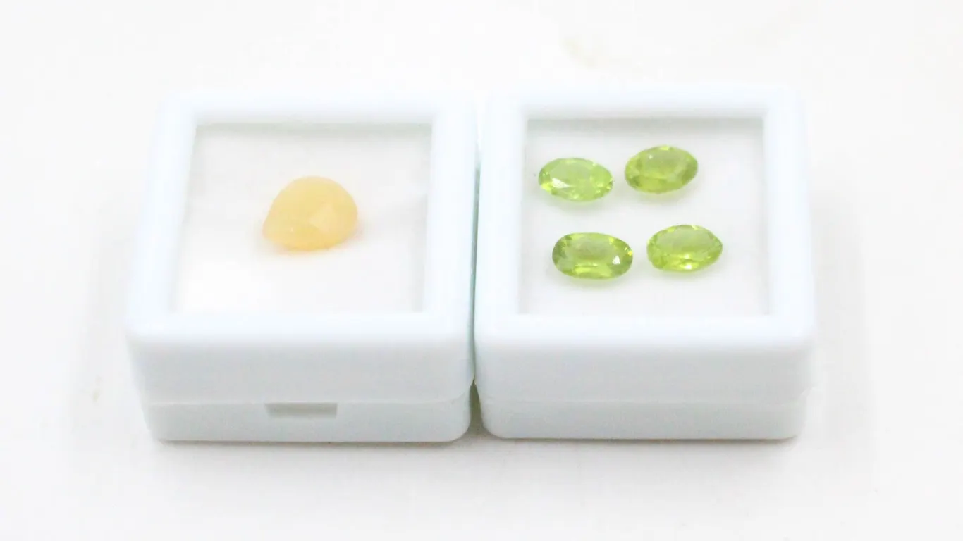 #123-NATURAL GREEN PERIDOT 3.00CT/YELLOW OPAL 1.65