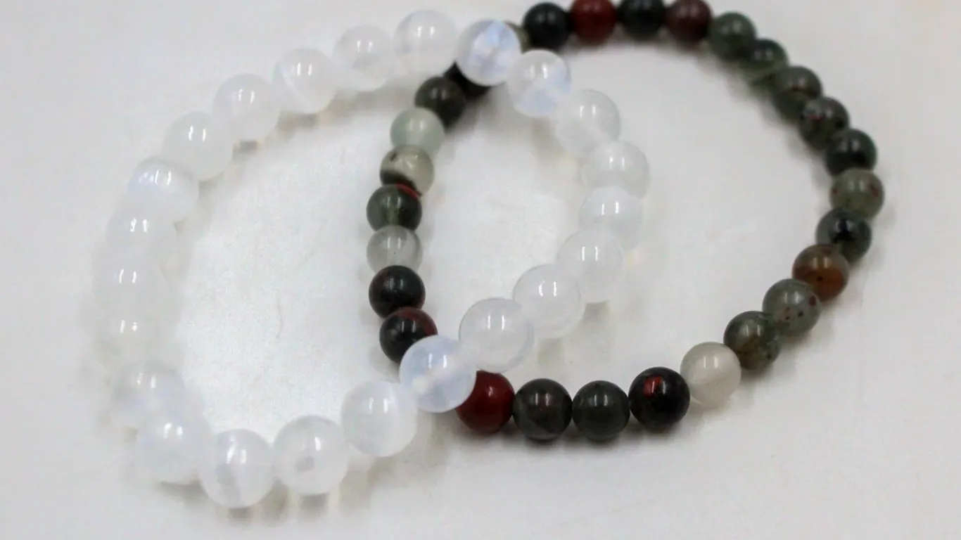 #213-NATURAL INDIA BLOOD STONE BRACELET