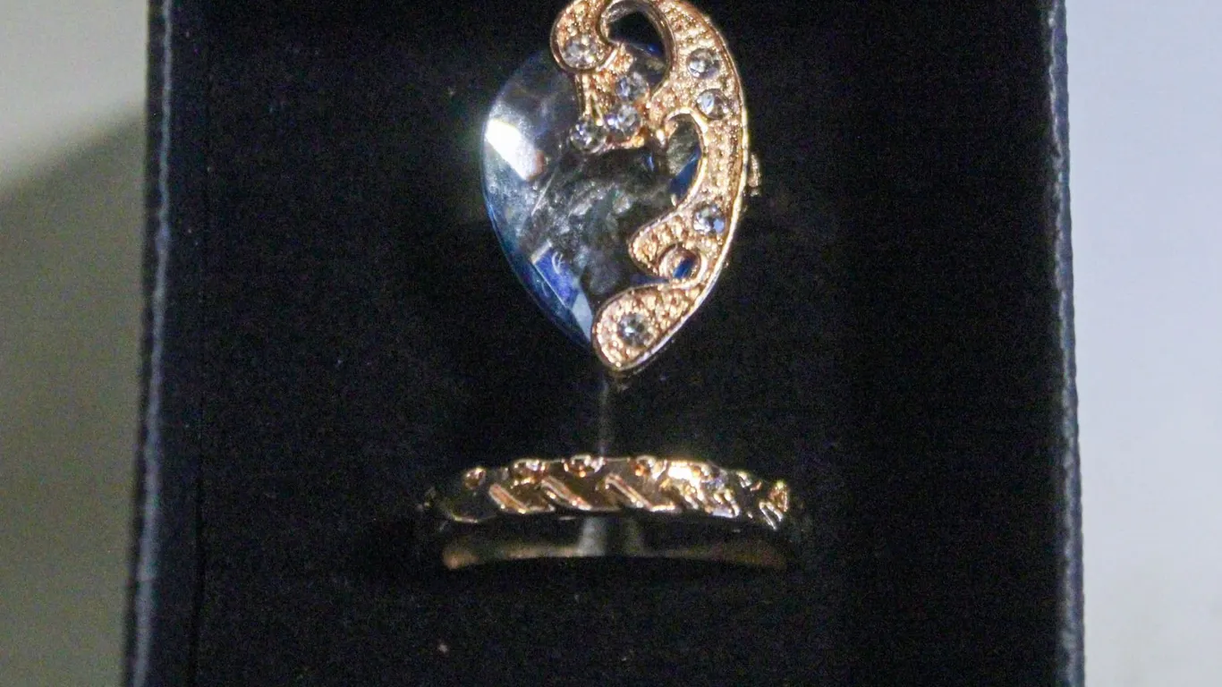 NEW 2PCS/SET RING SZ9