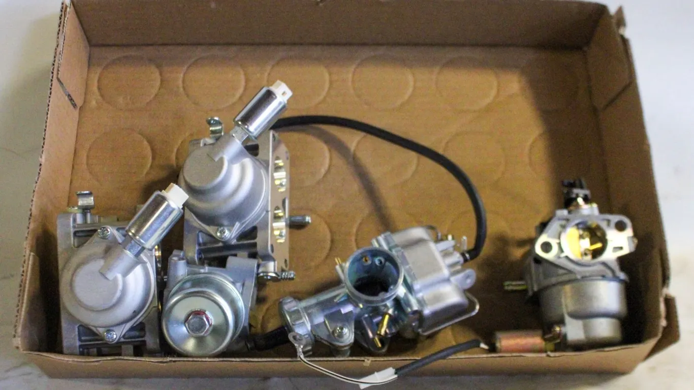 (5) NEW SMALL ENGINE CARBORATORS