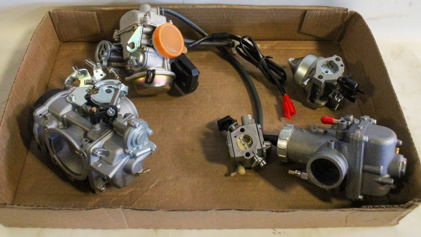 (5) NEW SMALL ENGINE CARBORATORS