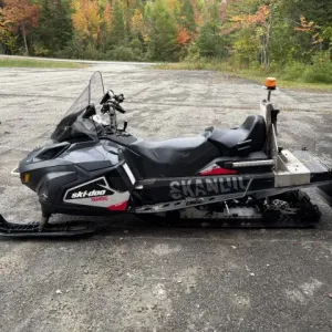 2016 Ski-Doo Skandic SWT Snowmobile