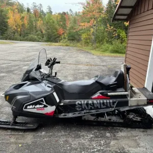 2016 Ski-Doo Skandic SWT Snowmobile