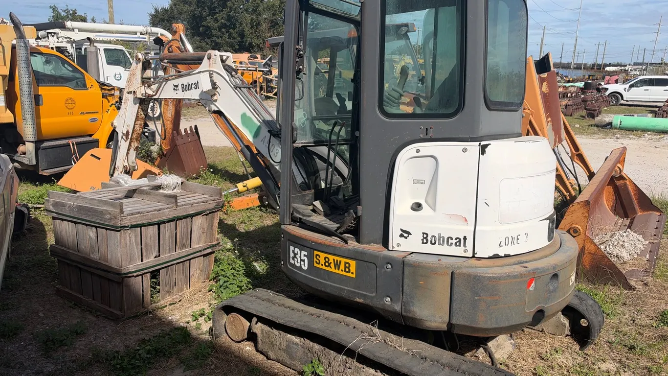 2010 BOBCAT MINI EXCAVATOR