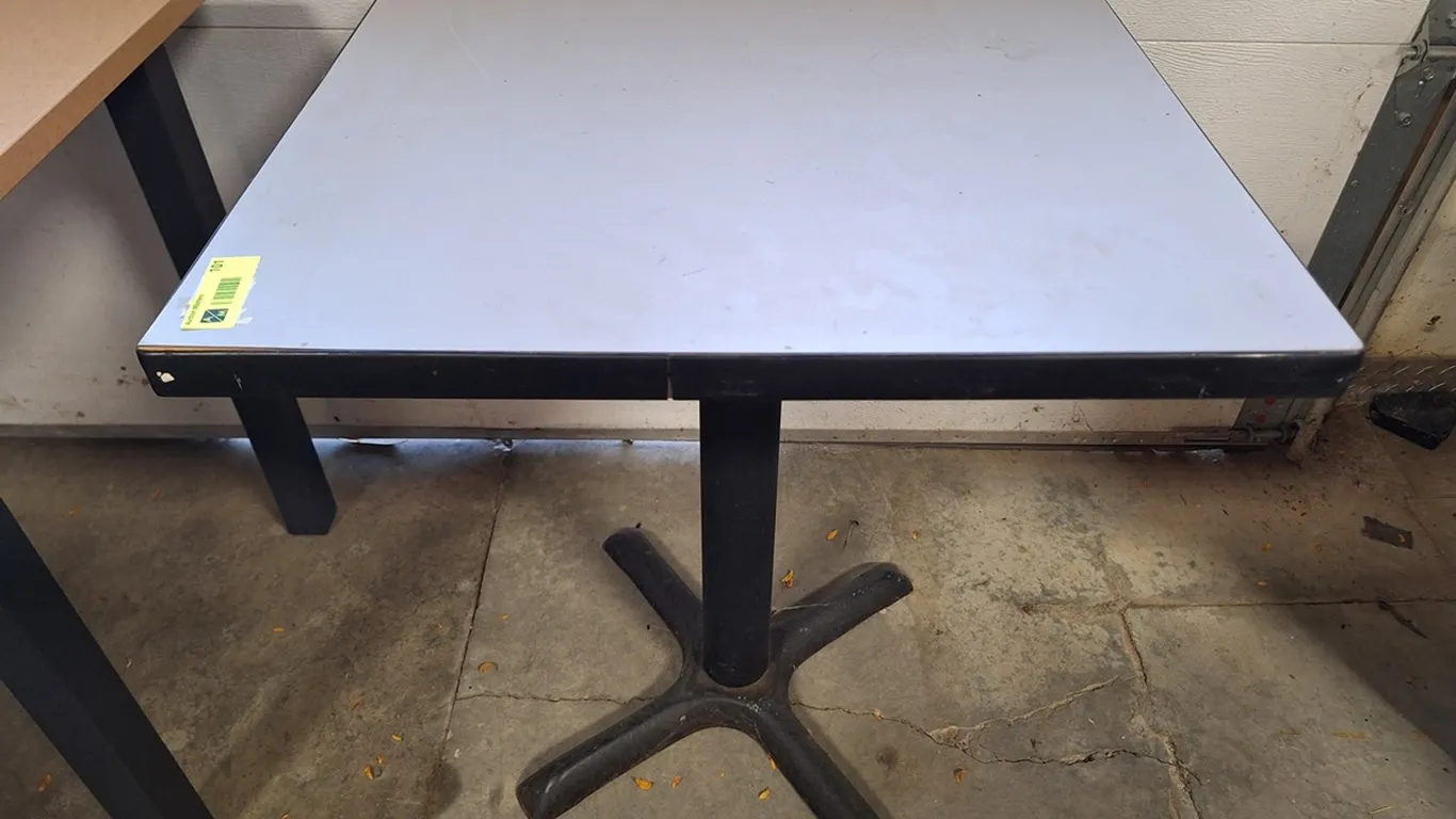 Table, 24"x24"x30"