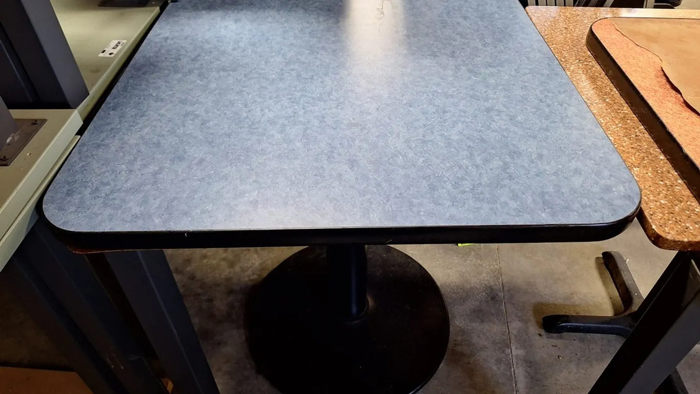 2 Tables, 30"x30"x30"