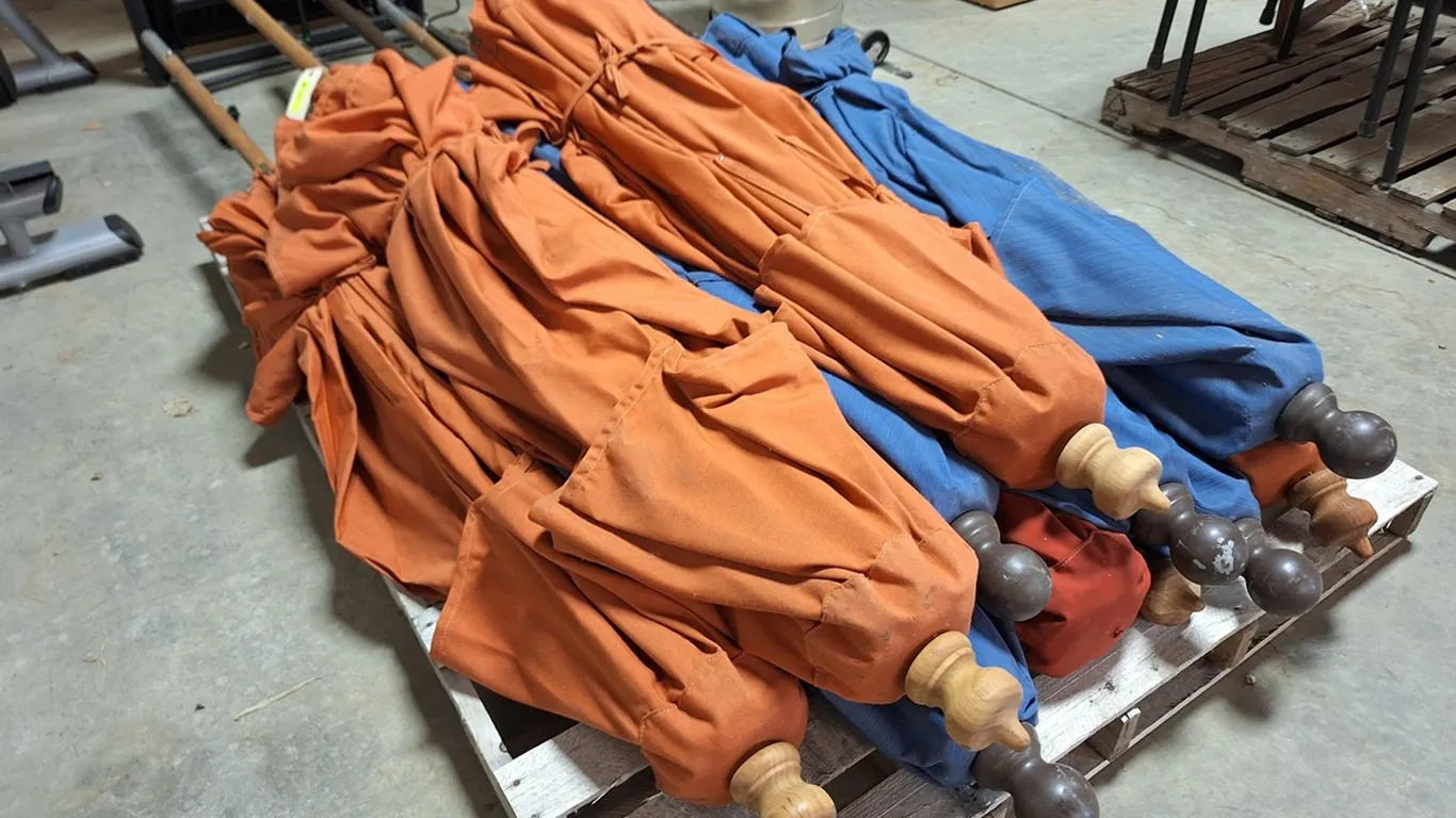 Pallet of Approx. 11 Patio Umbrellas