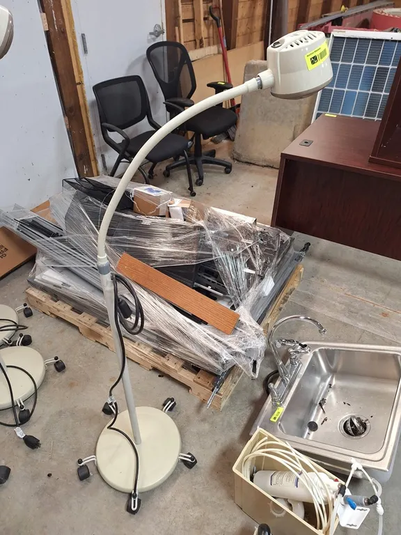 Ritter Medical Light on Stand with Wheels