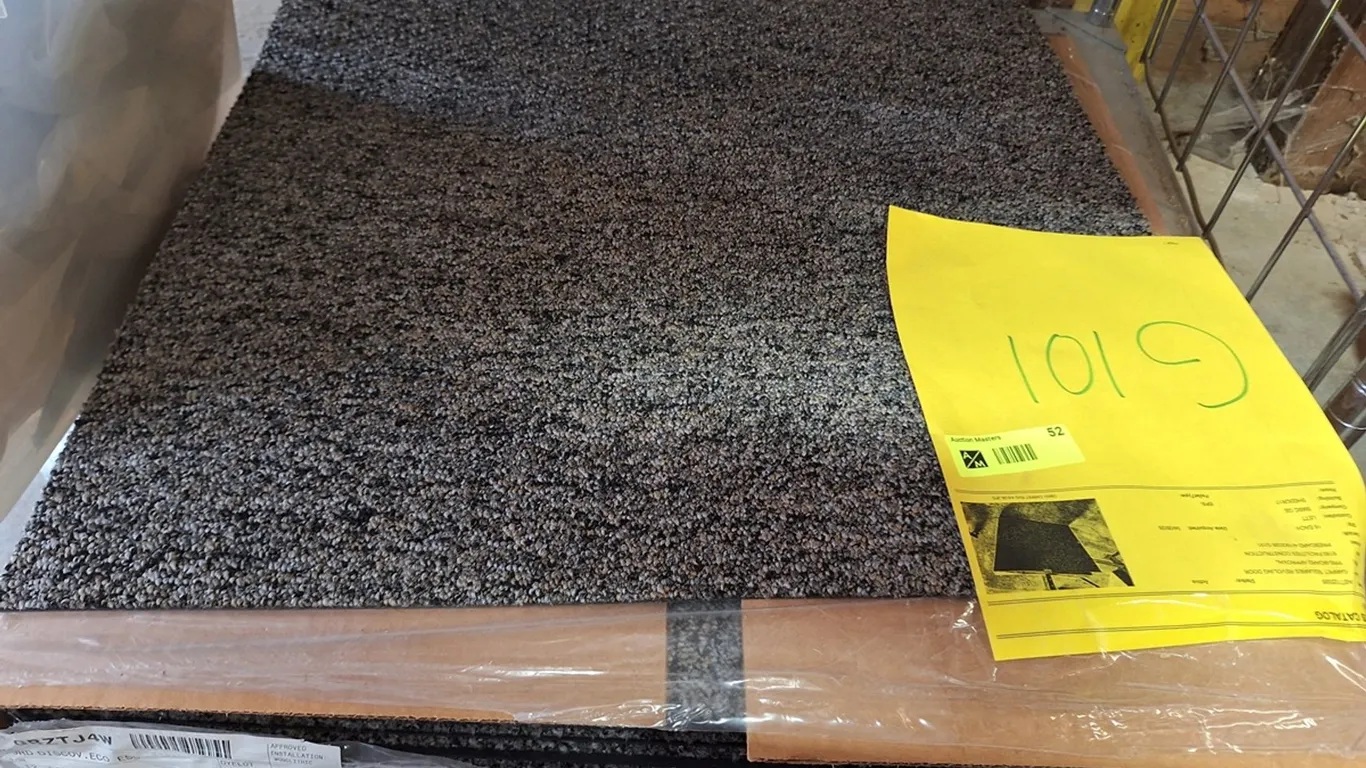 Box of 24" Carpet Squares