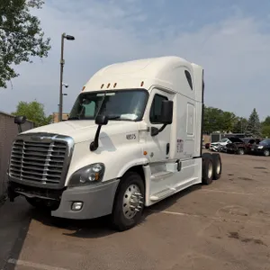 2016 Freightliner Cascadia 125 Semi Truck