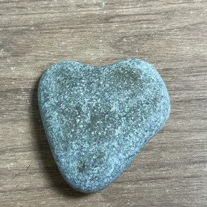 Gray Heart Shaped Natural Stone Paperweight Rock