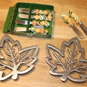 Leaf-Shaped Metal Trivets and Gourd Handle Spreader Set