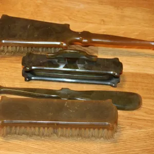 Early Plastic Vanity Brush Set with Shoe Horn, 4 Pieces