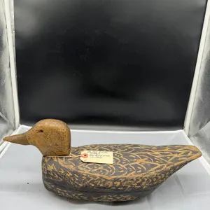 Circa 1940s Walter Russel Toledo Ohio Hand-Carved Wooden Black Duck Hunting Decoy