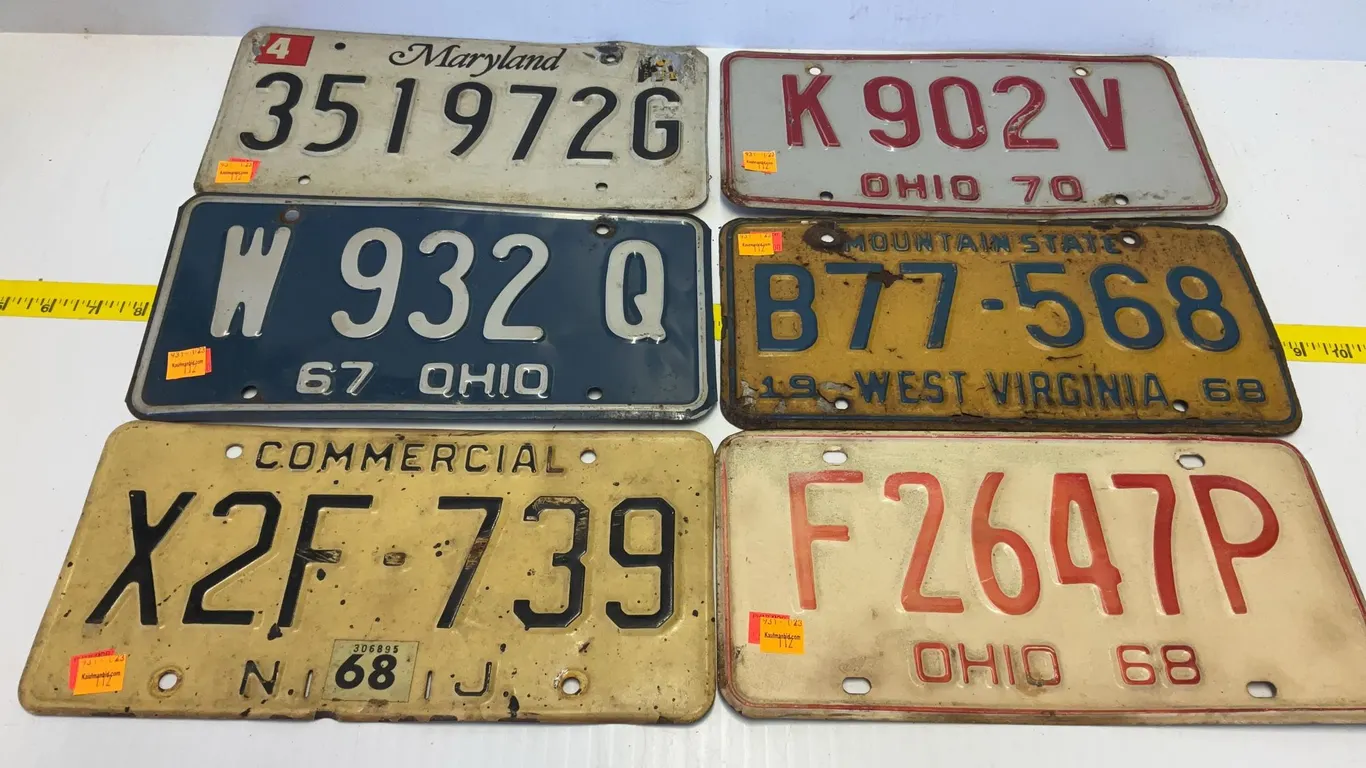 (6) Vintage Licenses Plates