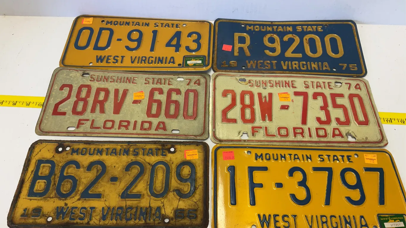 (6) Vintage Licenses Plates