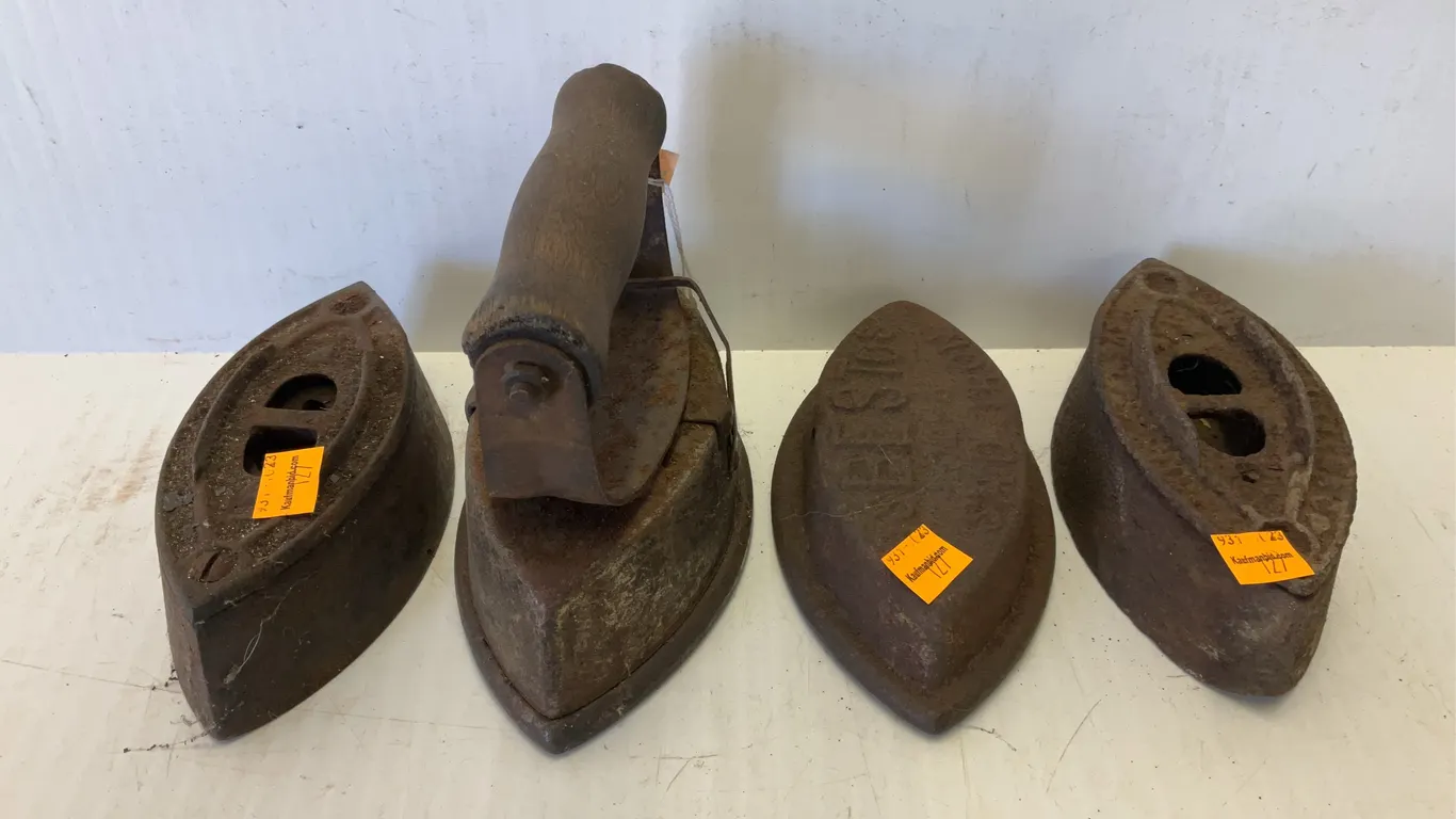 (4) Vintage Sad Irons